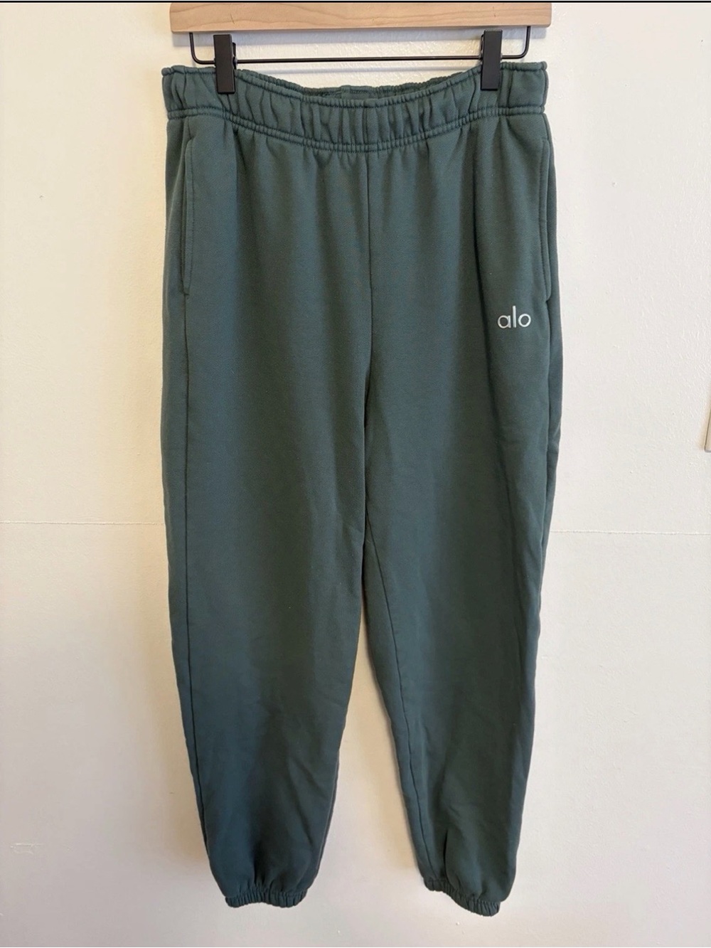 ALO Yoga Accolade Sweatpants - M